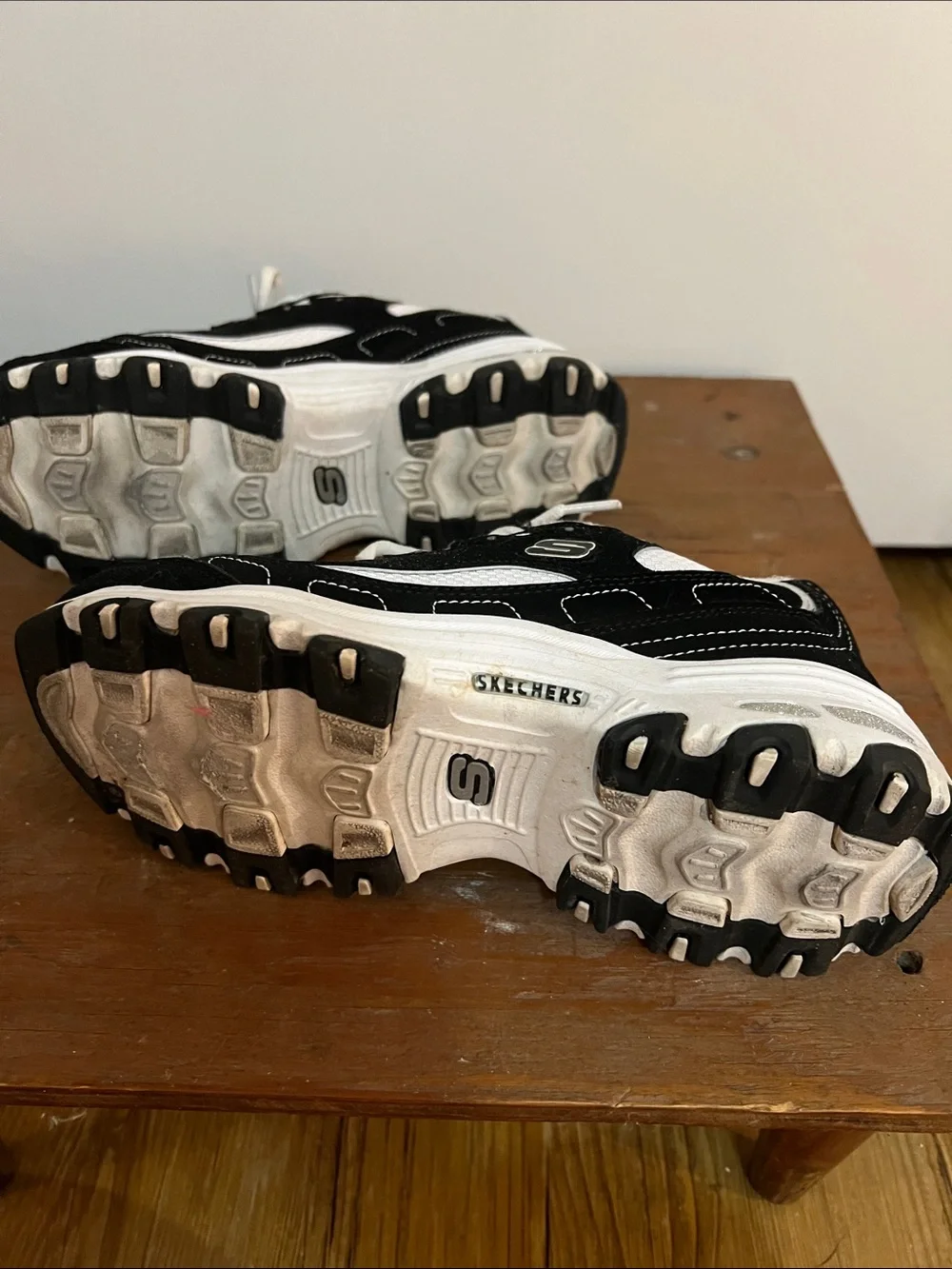 Women’s Skechers Black and White Lace-Up Memory Foam Sneakers Air Cooled